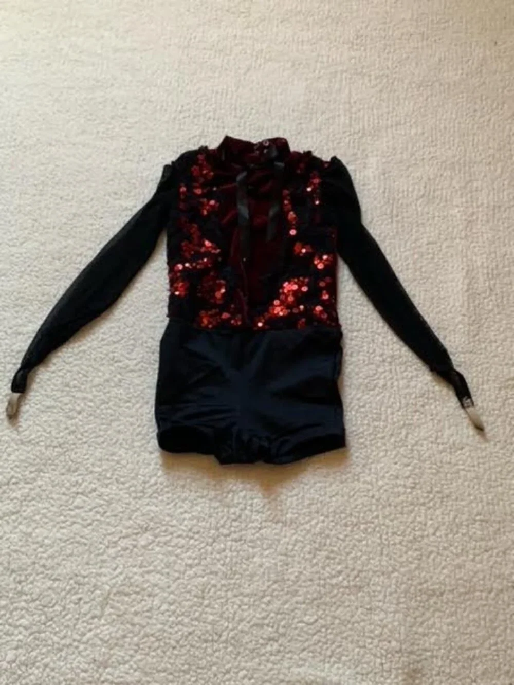 One-piece short dance costume with button and cute neck bow